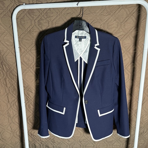 Brooks Brothers Jackets & Blazers - Brooks Brothers Navy Blazer with White Trim